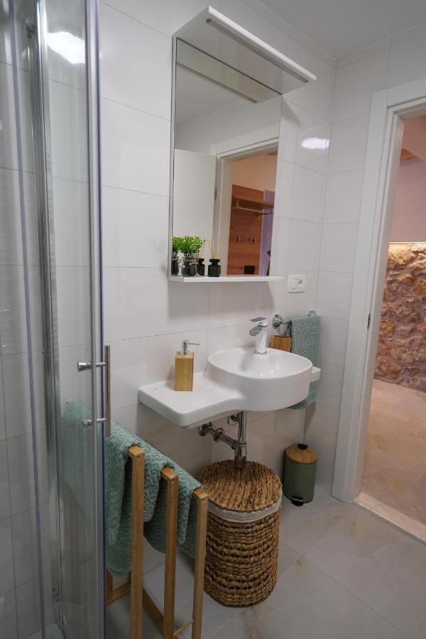 Apartment Ispod ure Sinj Zewnętrze zdjęcie